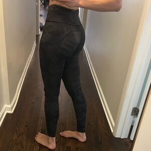 lululemon athletica Black Camo Leggings size 6